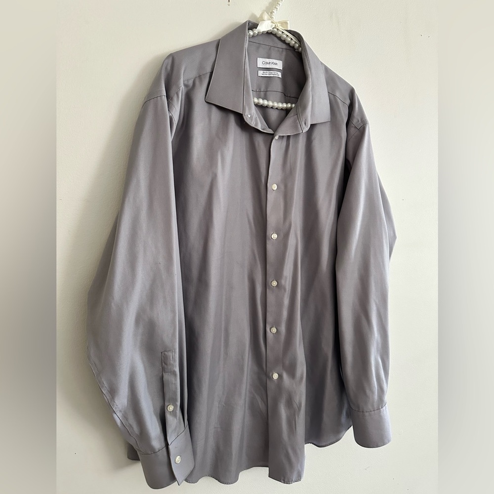 2 Men Button Down Shirts - Picture 11 of 13